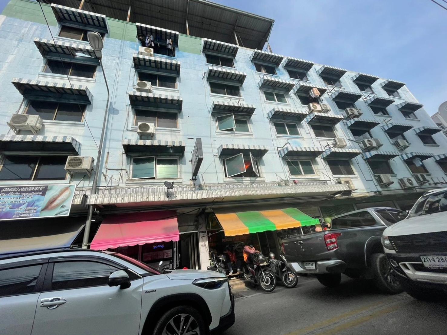 Oyo 75494 President Apartment Pattaya Exterior foto