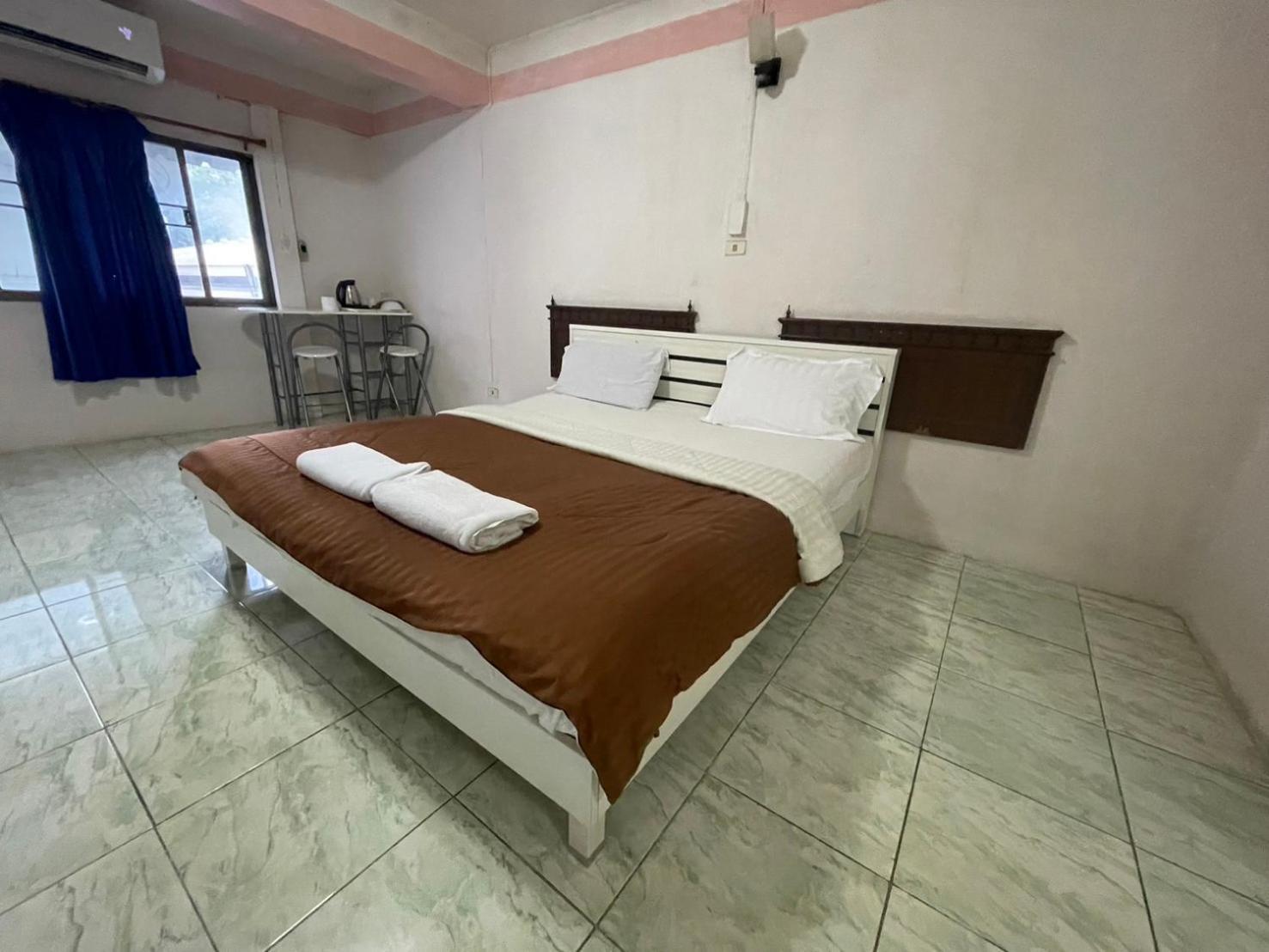 Oyo 75494 President Apartment Pattaya Exterior foto